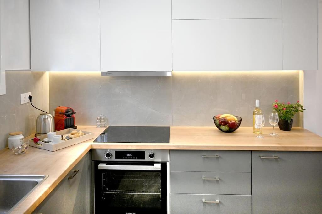 Marie'S Luxury City Center Apartment 伊拉克利翁 外观 照片
