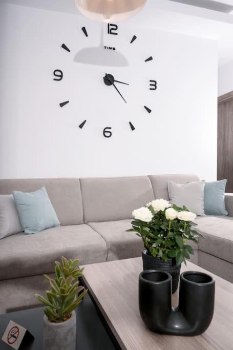 Marie'S Luxury City Center Apartment 伊拉克利翁 外观 照片
